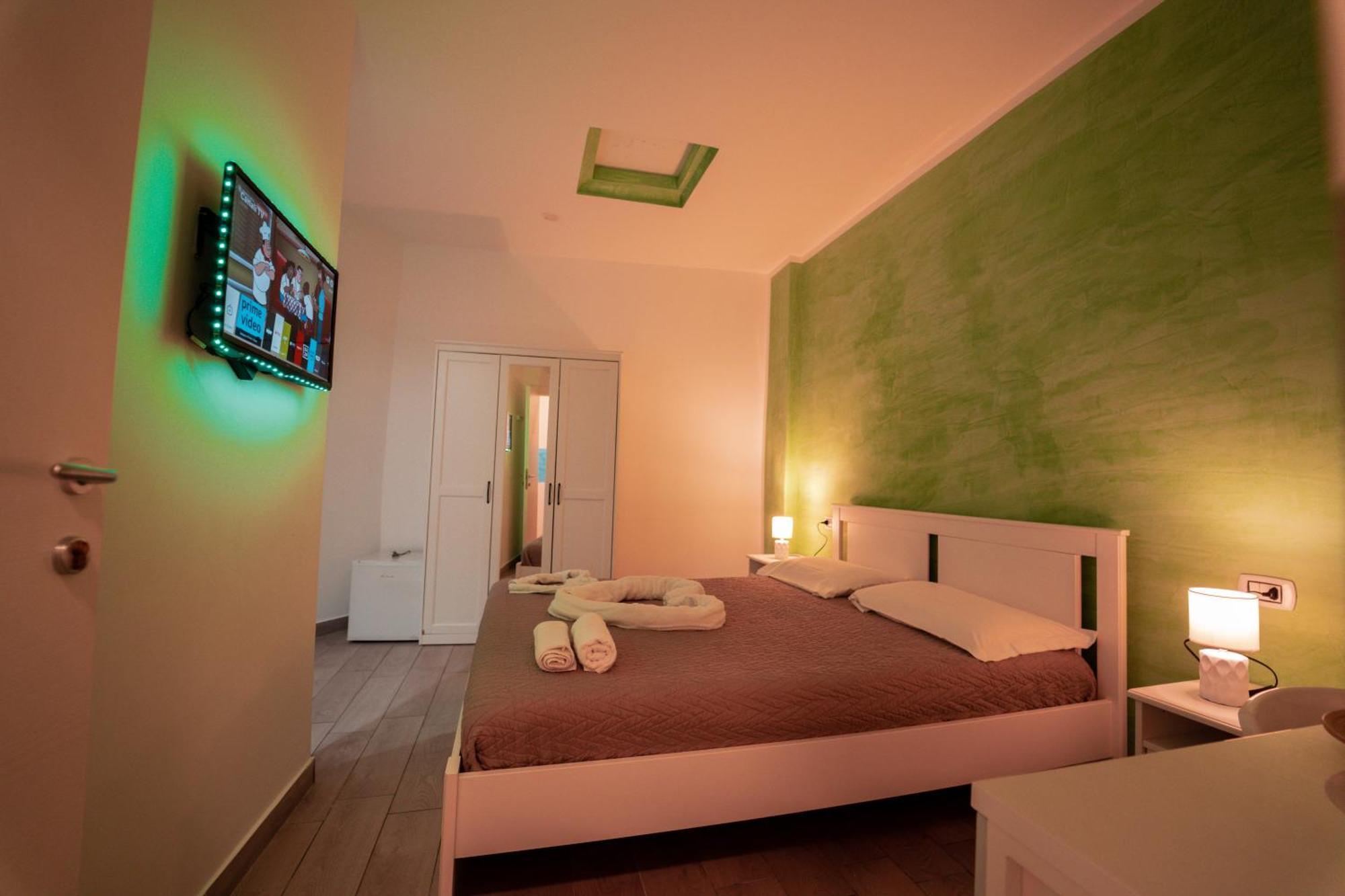 O Vic' Stritt' Hotel Naples Luaran gambar